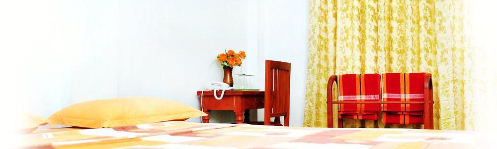 פנאדורה Oyo 290 Night Station Hotel מראה חיצוני תמונה