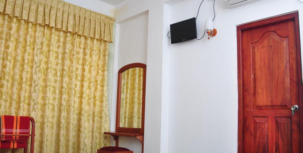 פנאדורה Oyo 290 Night Station Hotel מראה חיצוני תמונה