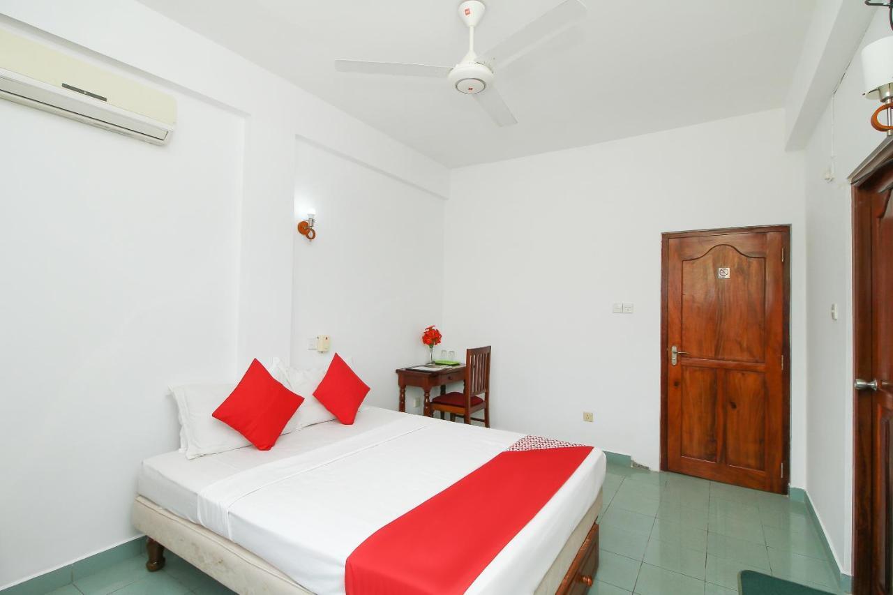 פנאדורה Oyo 290 Night Station Hotel מראה חיצוני תמונה