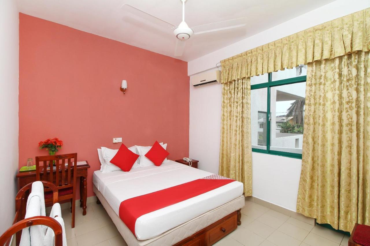 פנאדורה Oyo 290 Night Station Hotel חדר תמונה