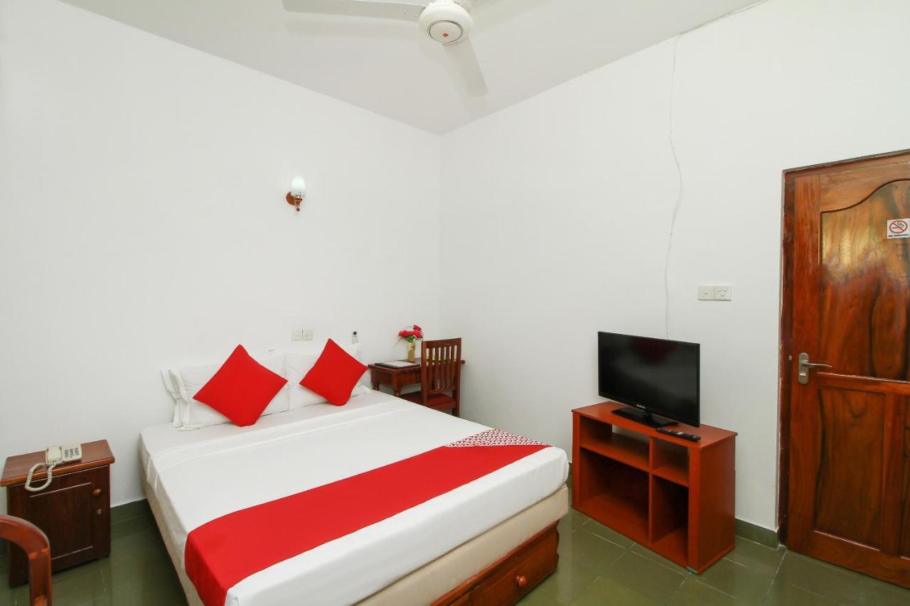 פנאדורה Oyo 290 Night Station Hotel מראה חיצוני תמונה